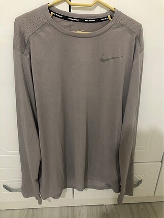 Nike T-shirt