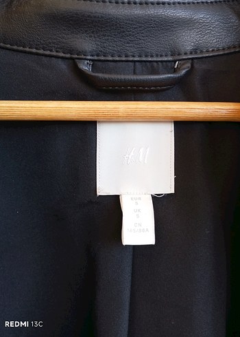 Düğmeli siyah ceket - Görsel 2