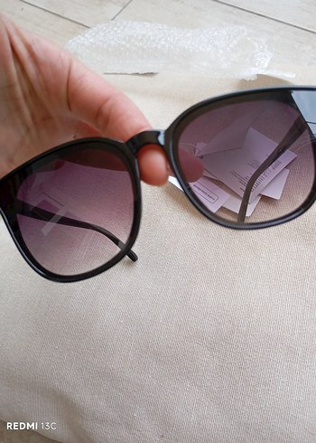 Şeffaf Siyah Kadın Güneş Gözlüğü - Görsel 14