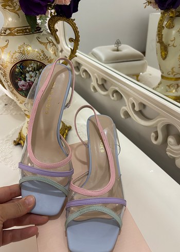 Diğer Pastel Renkli Kadın Topuklu Ayakkabı