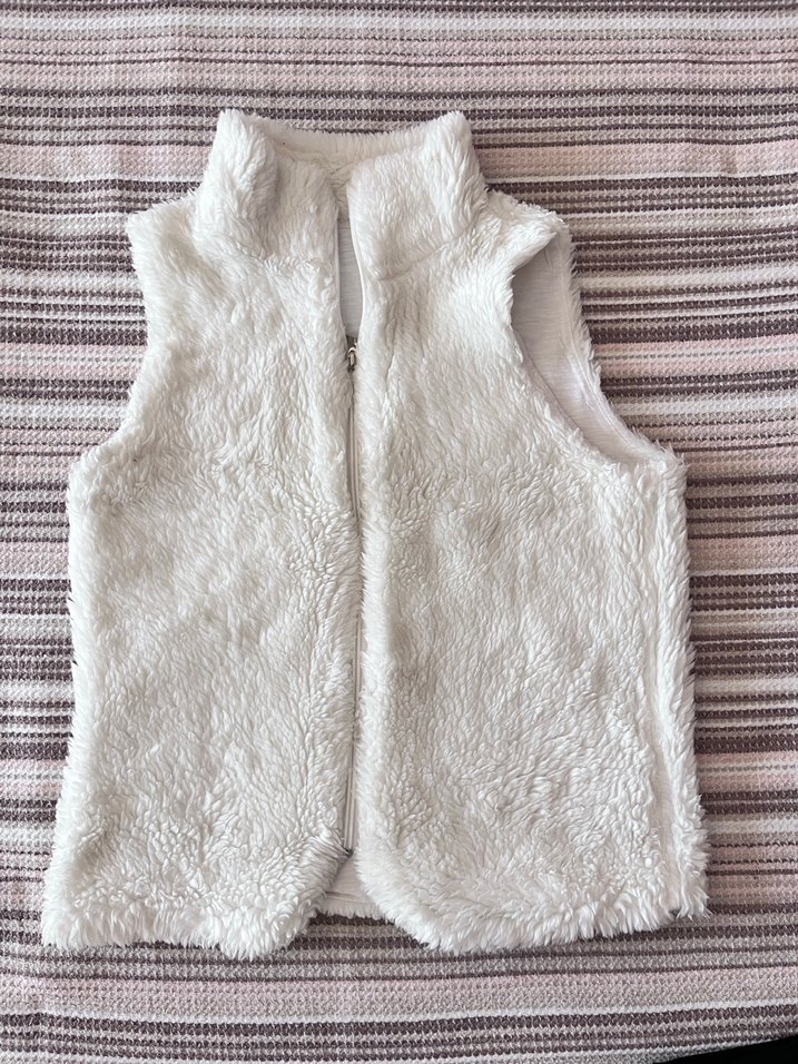 Kız Çocuk Beyaz Kürklü Yelek - Görsel 2