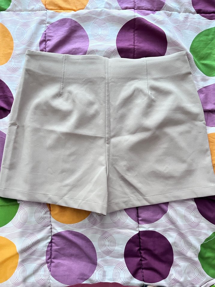 Düğmeli Bej şort Etek - Görsel 2