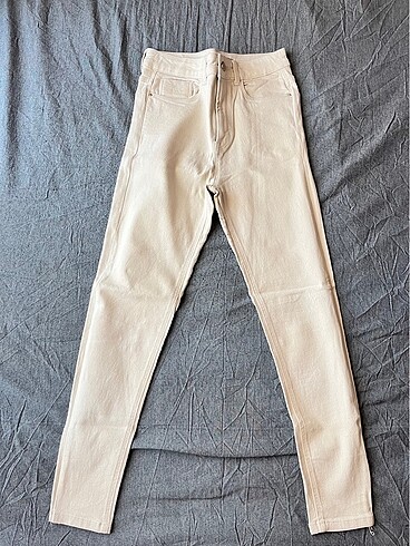 Krem Stradivarius jean