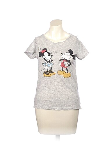 PreLoved T-shirt %70 İndirimli.