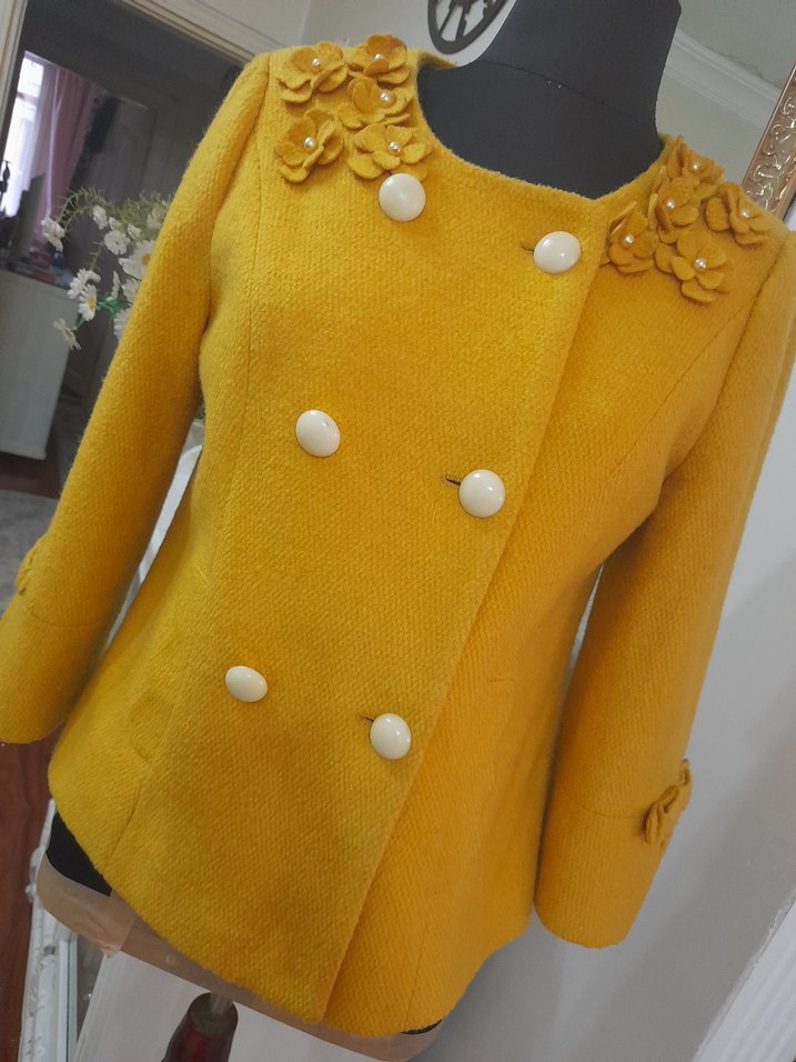 Sarı Düğmeli Midi Kadın Yün Klasik Ceket - Görsel 3