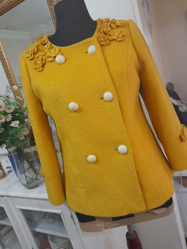 Sarı Düğmeli Midi Kadın Yün Klasik Ceket - Görsel 4