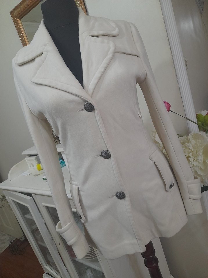 Düğmeli ekru  Midi Kadın Kaban - Görsel 2
