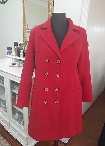 Kırmızı kaşe kaban - Görsel 6