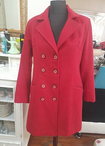 Kırmızı kaşe kaban - Görsel 13