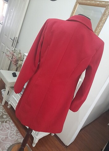 Kırmızı kaşe kaban - Görsel 17