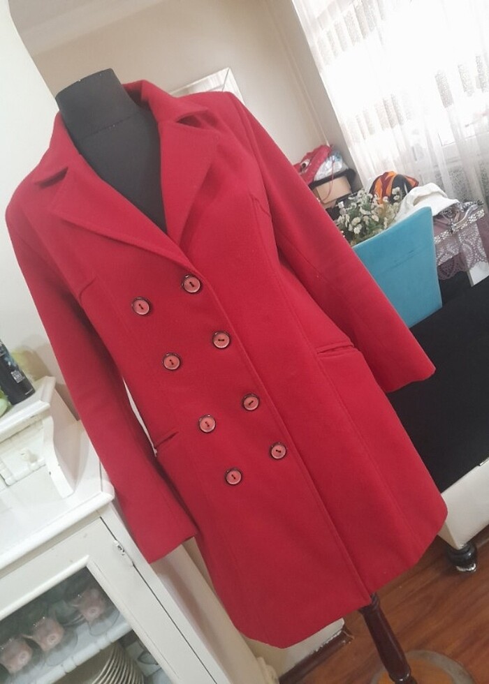 Kırmızı kaşe kaban - Görsel 2