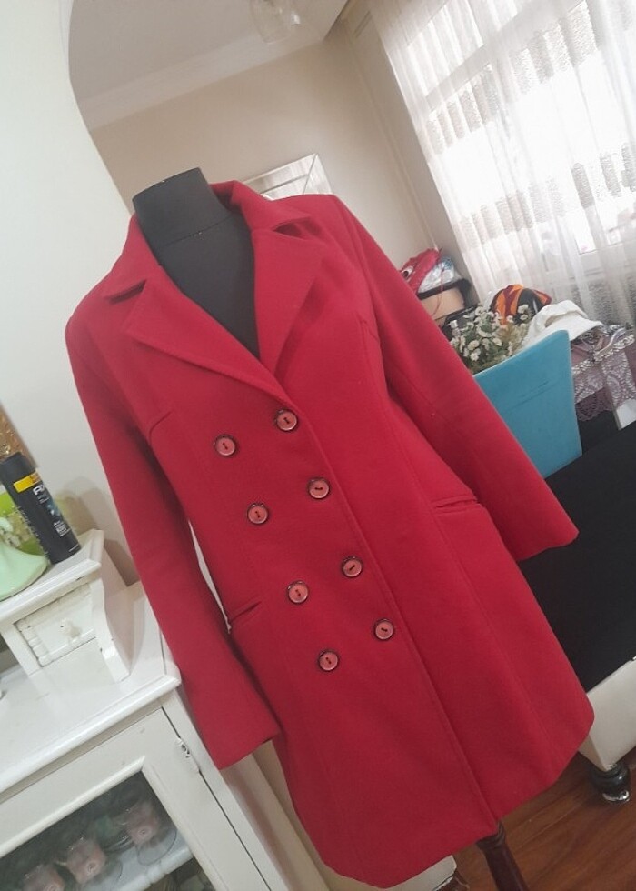 Kırmızı kaşe kaban - Görsel 4