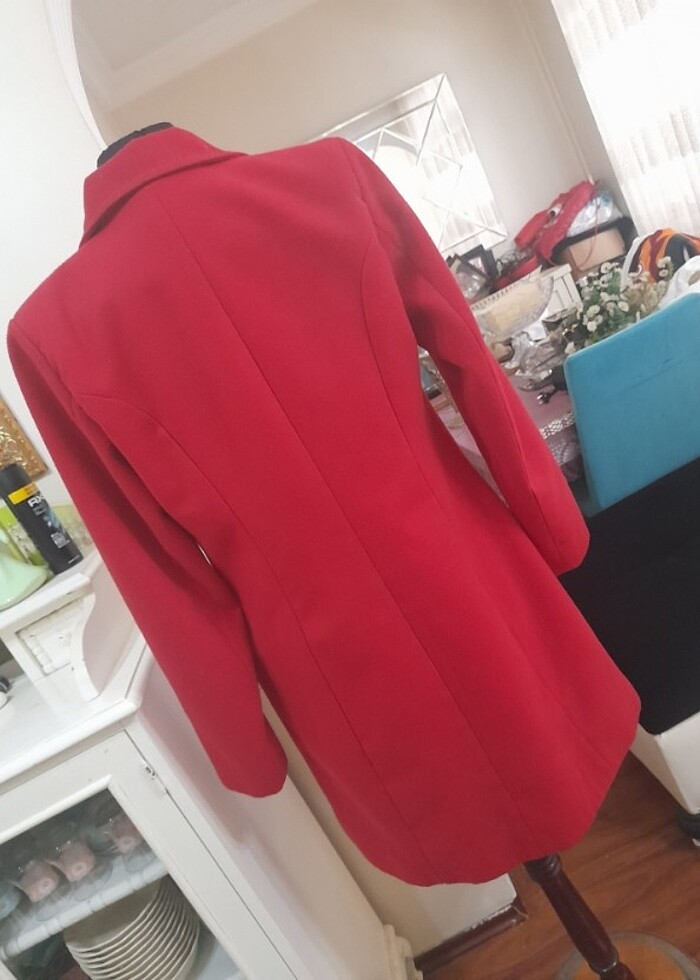 Kırmızı kaşe kaban - Görsel 5