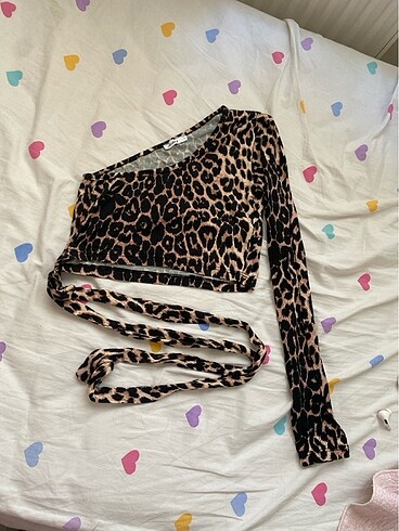 Tek omuz leopar bluz