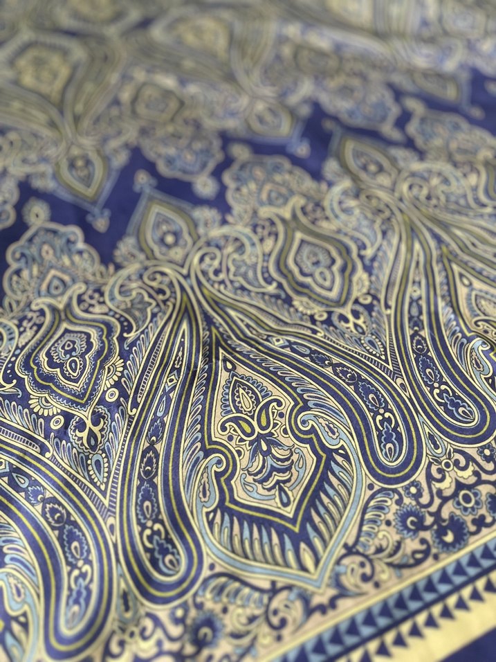 Lacivert Paisley Desenli Şık Göğüs Cebi Eşarpı — görsel 2/2