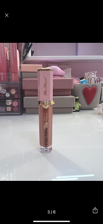 Beden Too faced gloss