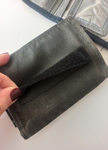 Beden çeşitli Renk Eastpak ve Jack Wolfskin 2 adet cüzdan