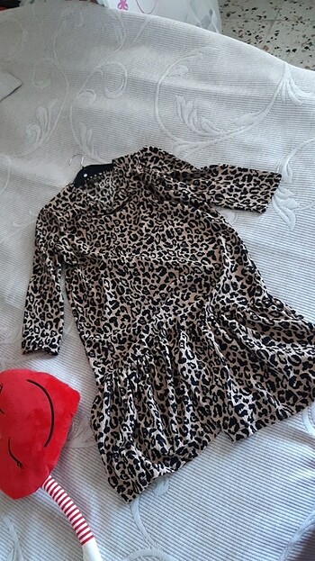 Baharlık leoparlı eteği fırfırlı elbise