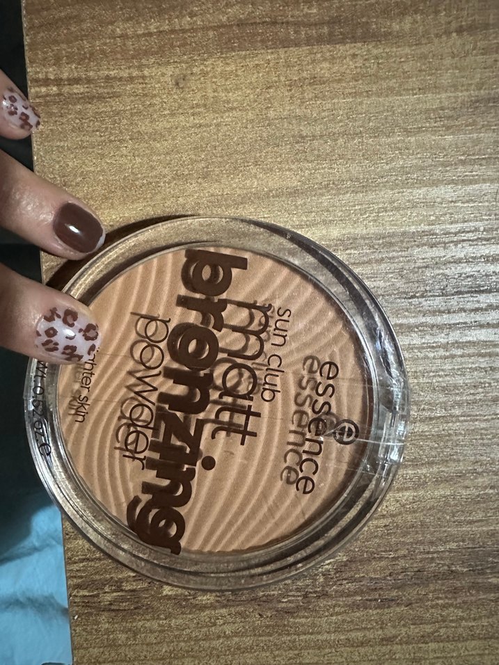 Essence Sun Club Mat Bronzlaştırıcı Pudra 01 Natural - Görsel 2