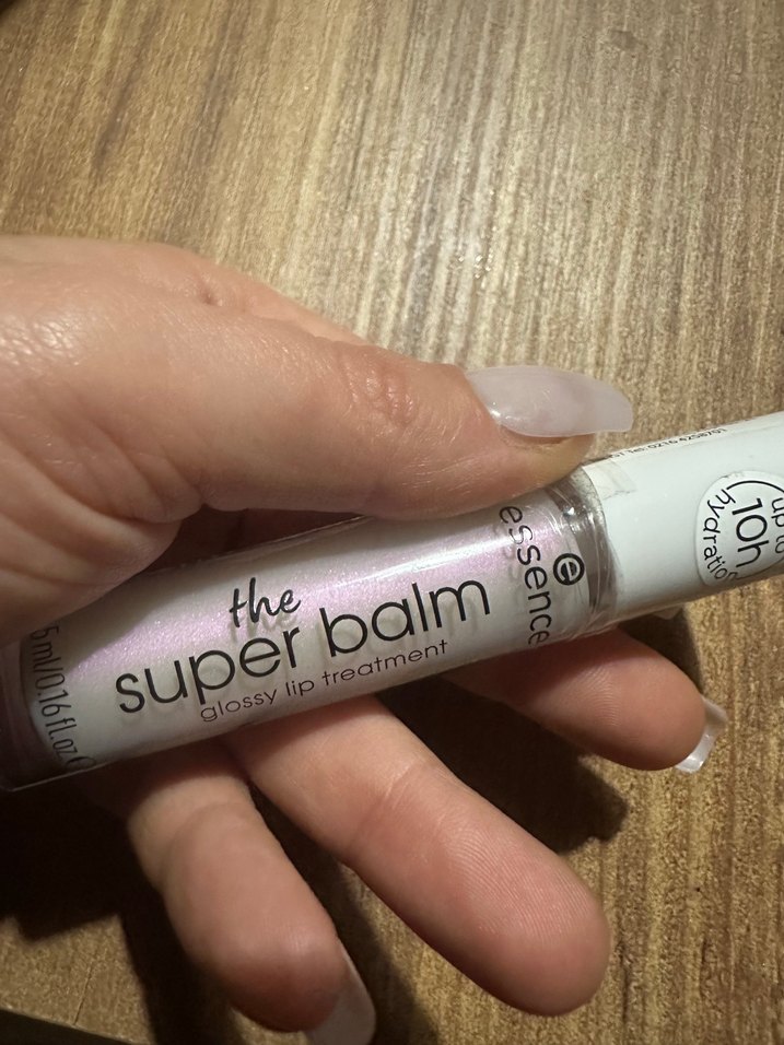 Essence Pastel Bej Dudak Parlatıcısı - Görsel 4