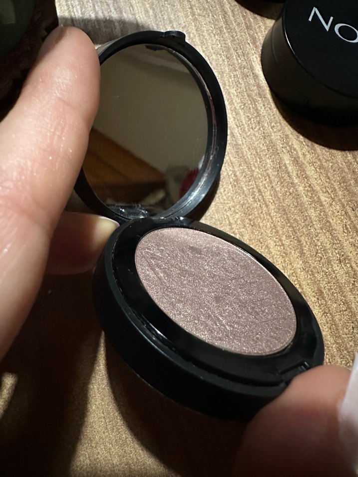 Note Cosmetics Işıltılı Bej Tekli Göz Farı - Görsel 3