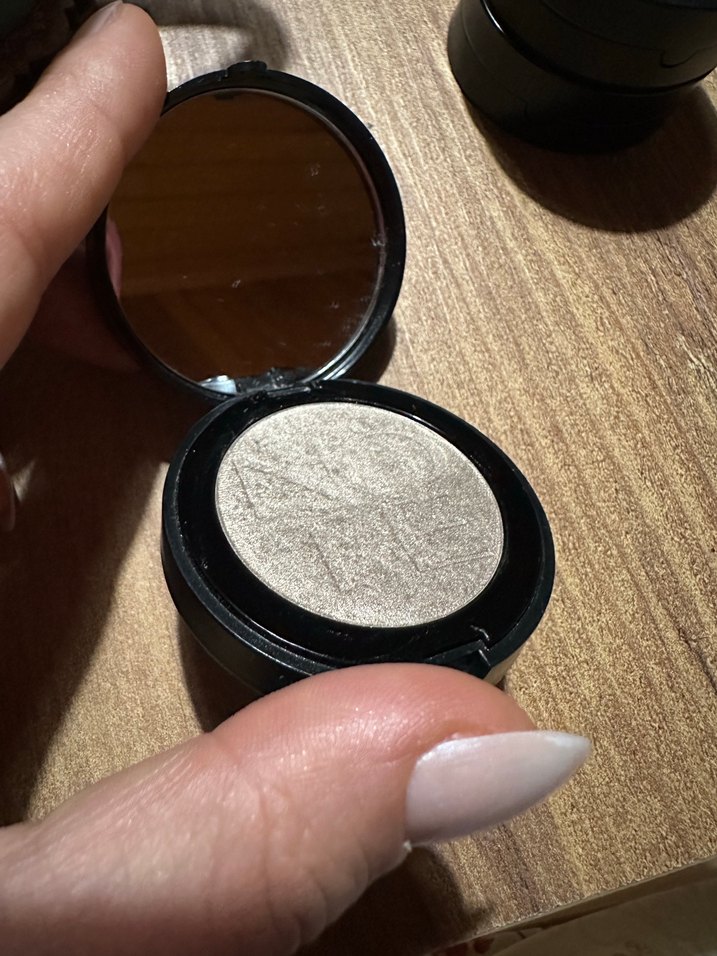 Note Cosmetics Sedefli Bej Tekli Göz Farı 14 - Görsel 4