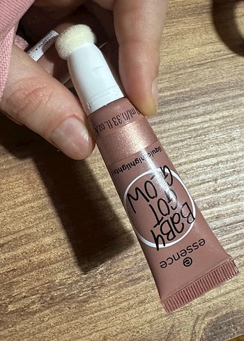 Essence Baby Got Glow Likit Aydınlatıcı 20-Rose and Shine - Görsel 2