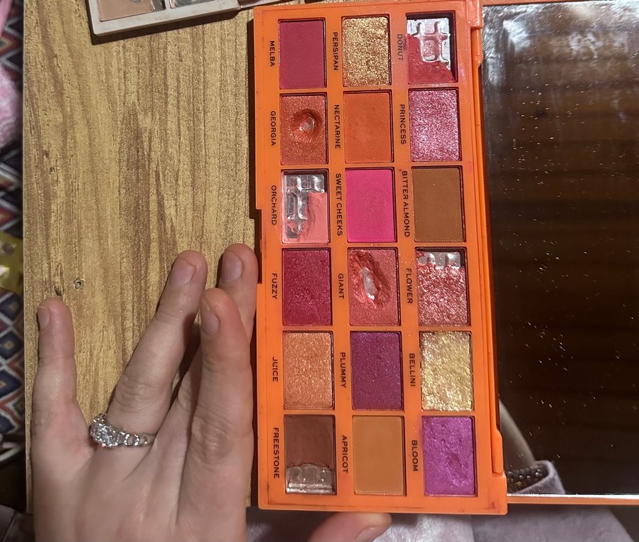 I Heart Revolution 18 Renk Şeftali Tonları Göz Farı Paleti - Görsel 2