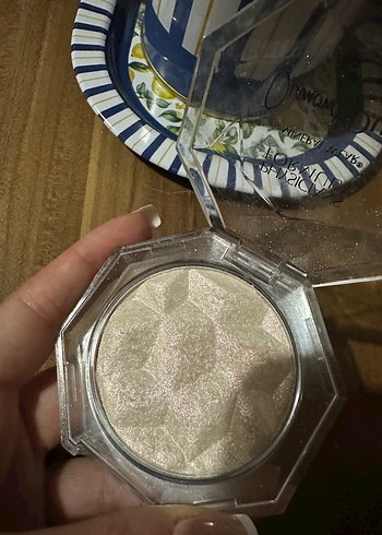  Beden Physicians Formula Mineralwear Diamond Dust Pudra