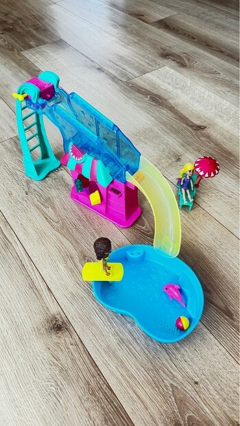 Polly Pocket Kaydıraklı Havuz Eğlencesi