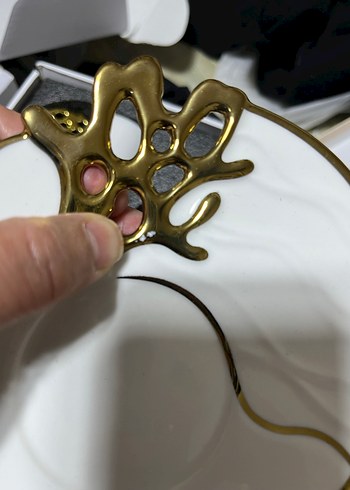 Karaca altı kişilik fincan takımı tabaklarda hatalar vardır - Görsel 2