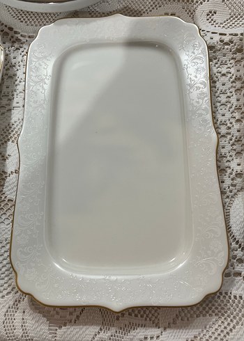 Karaca Parlak Beyaz Dekoratif Sunum ortadaki farklı ama uyuyor - Görsel 3