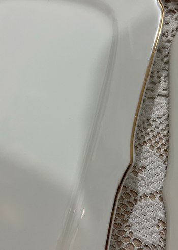 Karaca Parlak Beyaz Dekoratif Sunum ortadaki farklı ama uyuyor - Görsel 8