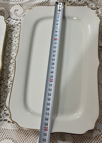 Karaca Parlak Beyaz Dekoratif Sunum ortadaki farklı ama uyuyor - Görsel 4