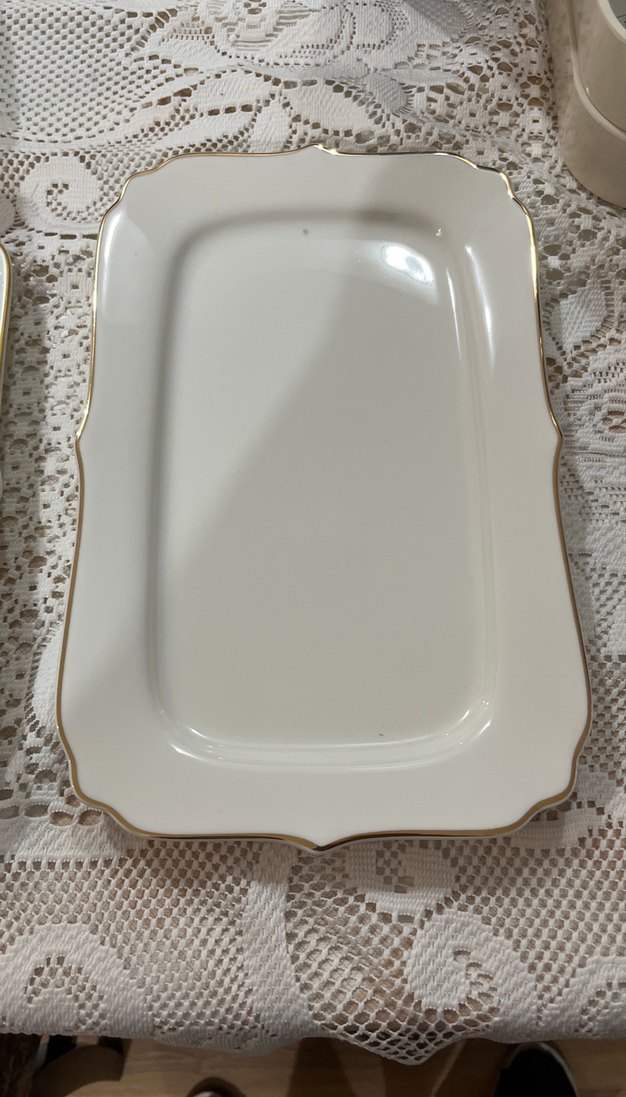 Karaca Parlak Beyaz Dekoratif Sunum ortadaki farklı ama uyuyor - Görsel 2