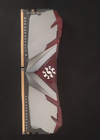 Diğer XPG DDR4 3000 MHZ 8 GB RAM
