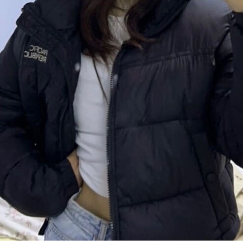 Pull and Bear Siyah Şişme Mont