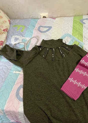 Nakışlı Pembe ve Haki Yeşili Kadın Triko Kazak - Görsel 2