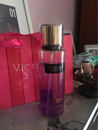 Victoria?s Secret - Kiss
