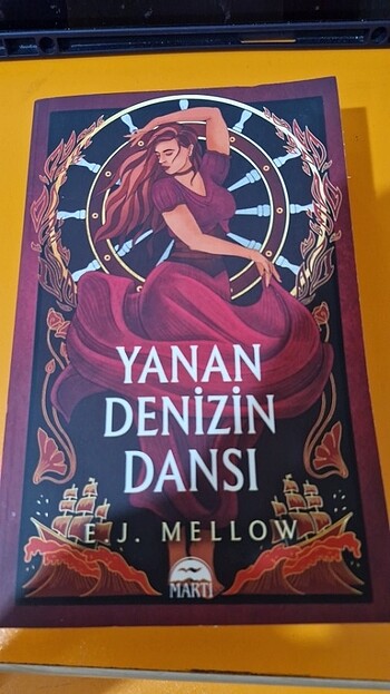 Yanan denizin dansı martı yayinları