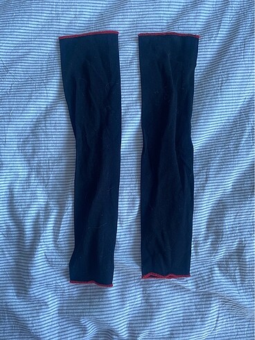 xs Beden siyah kirmizi kolluklu crop