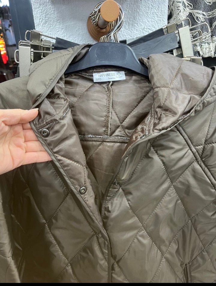 Kapitone Kapüşonlu Kadın Mont - Görsel 5