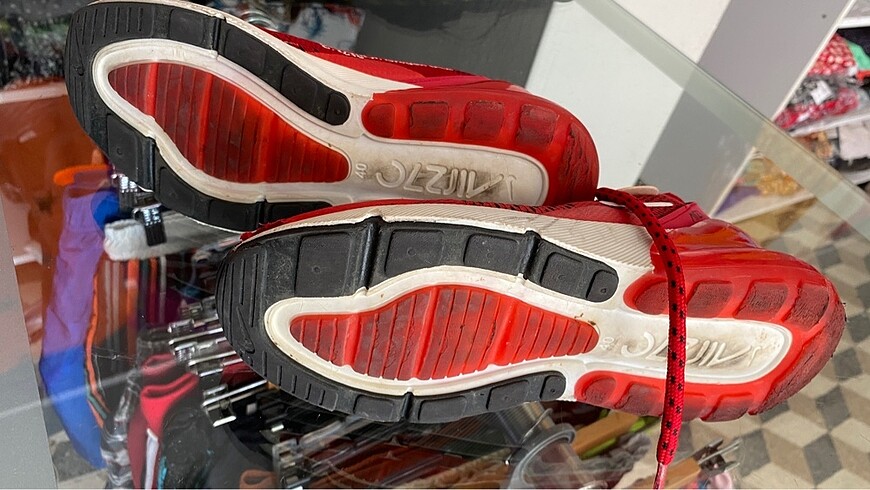 Nike Az kusurlu nike ayakkabı