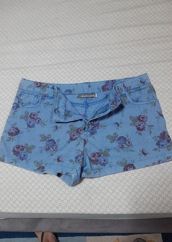 42 Beden mavi Renk Dantel Detaylı Çiçek Desenli Midi Denim Şort