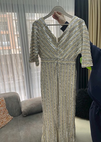 Gri İşlemeli Uzun V Yaka Abiye Elbise - Görsel 2