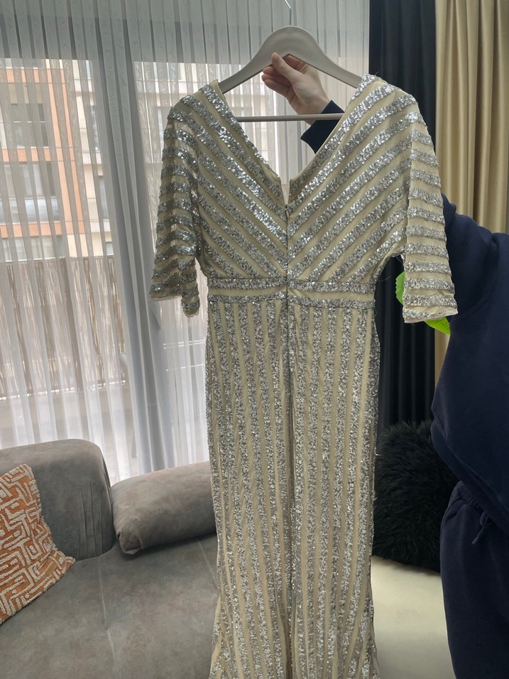 Gri İşlemeli Uzun V Yaka Abiye Elbise - Görsel 2