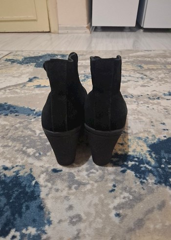 Siyah Süet Dolgu Topuklu Kadın Bot 40 Numara - Görsel 2