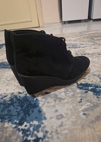 Siyah Süet Dolgu Topuklu Kadın Bot 40 Numara - Görsel 3