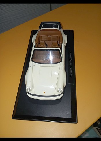 Beyaz Porsche 911 Turbo Cabriolet Oyuncak Araba