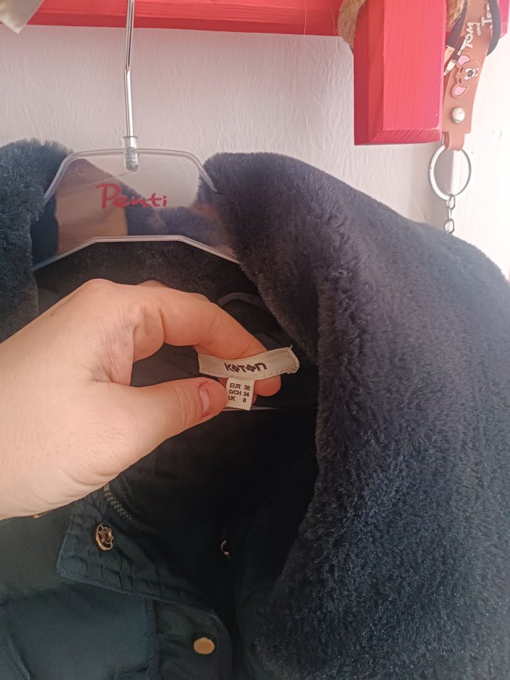 Kemerli lacivert şişme mont - Görsel 2